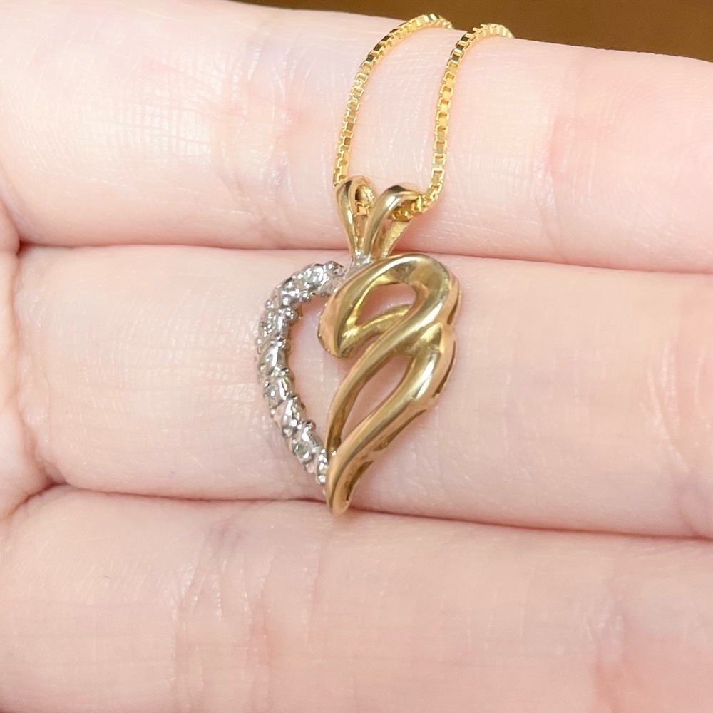 10k diamond paved heart swirl filigree solid yellow gold dainty pendant​​​​​​​​ - Picture 4 of 10